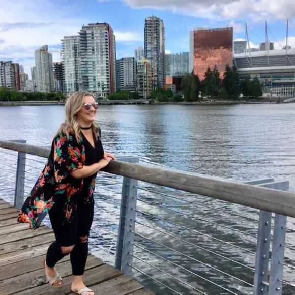 Meet your Posher, Cassie - Picture 1 of 1